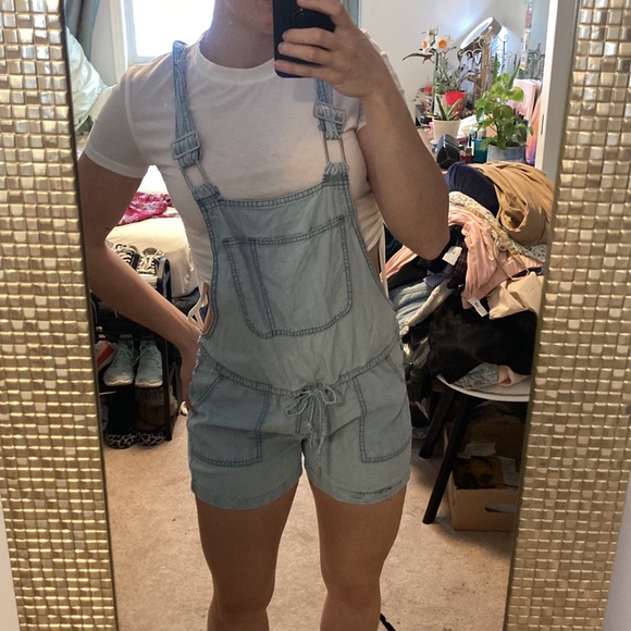 2/$15 Garage Overalls Shorts - Picture 7 of 13